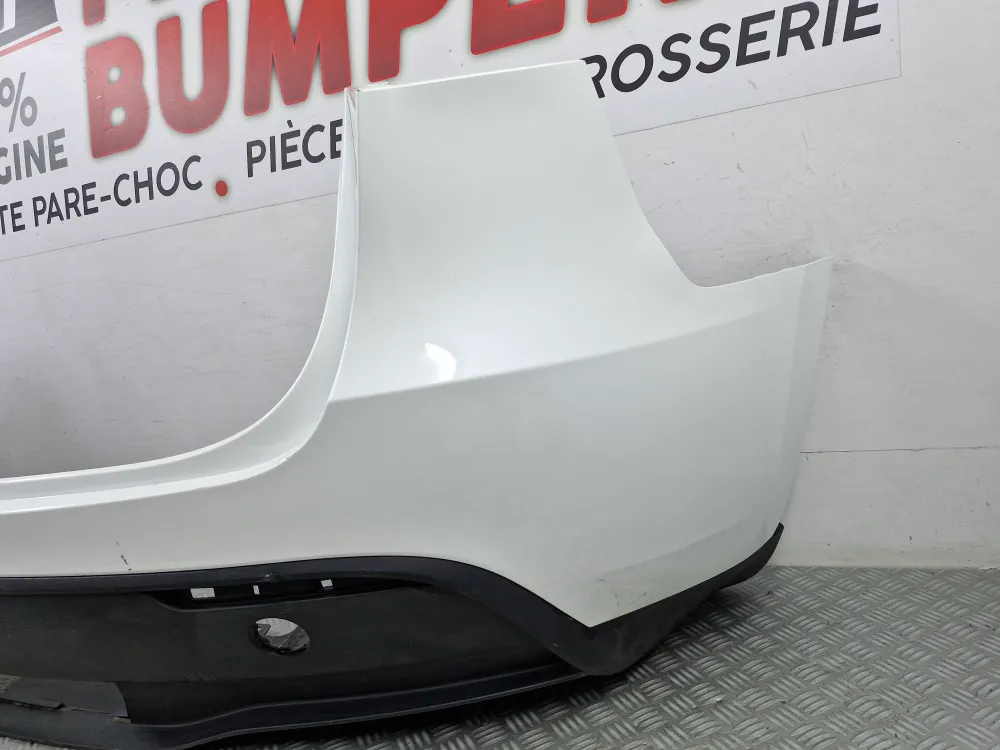 Használt Tesla Model Y hátsó lökhárító