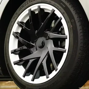 18" Tesla 3 Highland teljes felni fényes fekete/fehér dísztárcsa