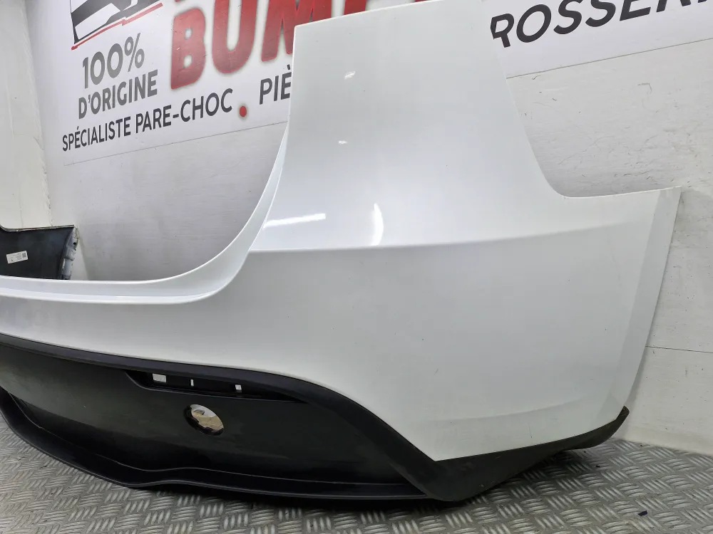 Hátsó lökhárító Tesla Model Y használt ***
