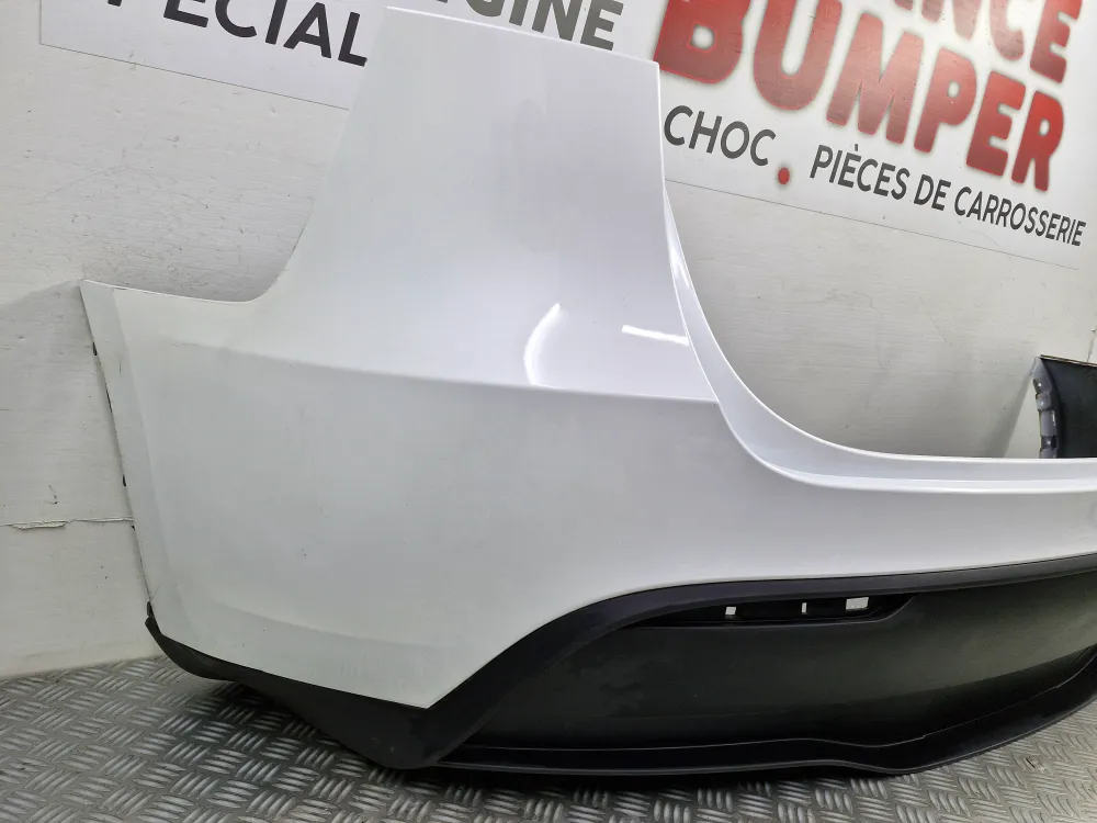 Hátsó lökhárító Tesla Model Y használt ***