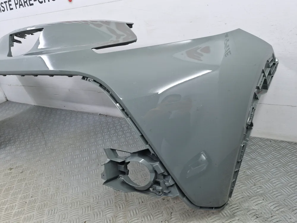 Első lökhárító Toyota Aygo X eredeti használt alkatrész