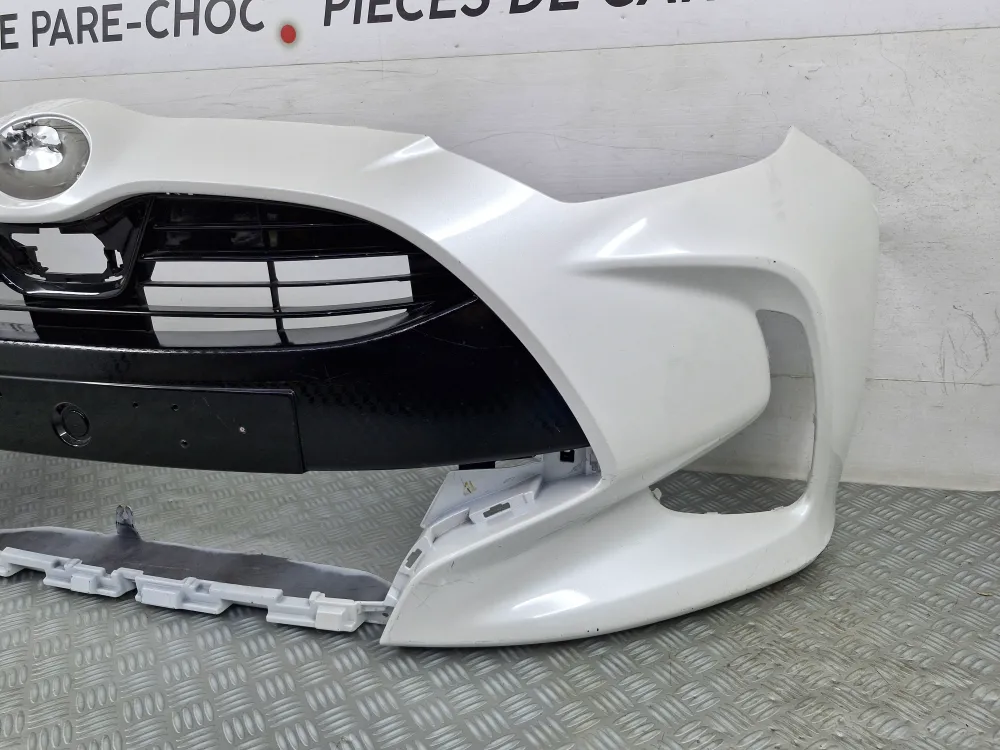 ELSŐ LÖKHÁRÍTÓ TOYOTA YARIS IV