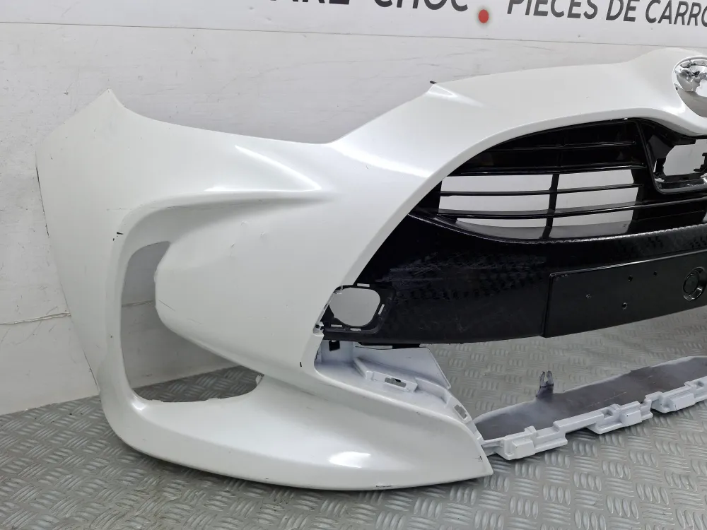 ELSŐ LÖKHÁRÍTÓ TOYOTA YARIS IV