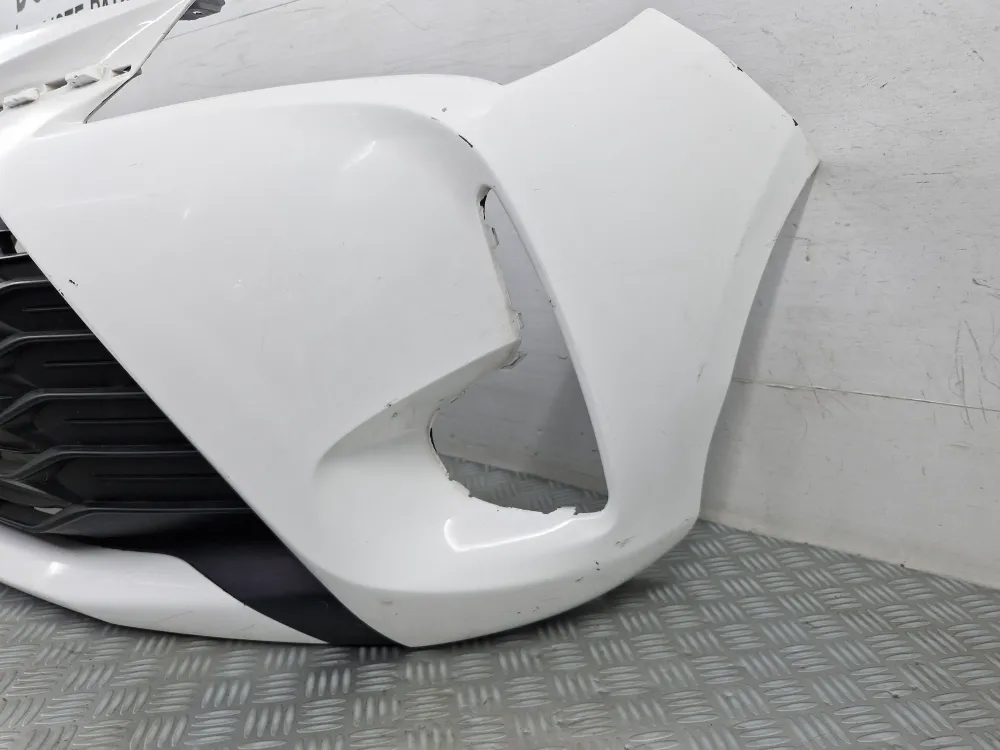 Eredeti használt Toyota Yaris III Fázis 3 első lökhárító (2017.04-től)