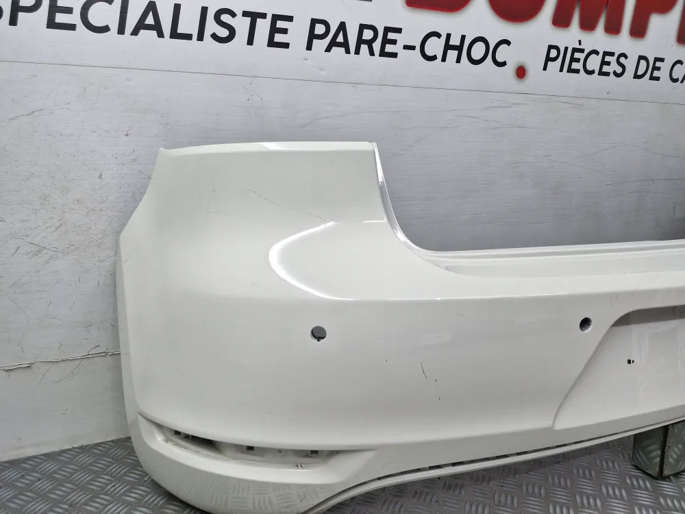 Hátsó lökhárító Volkswagen Golf 6 (2008-2013) – Eredeti használt radarokkal