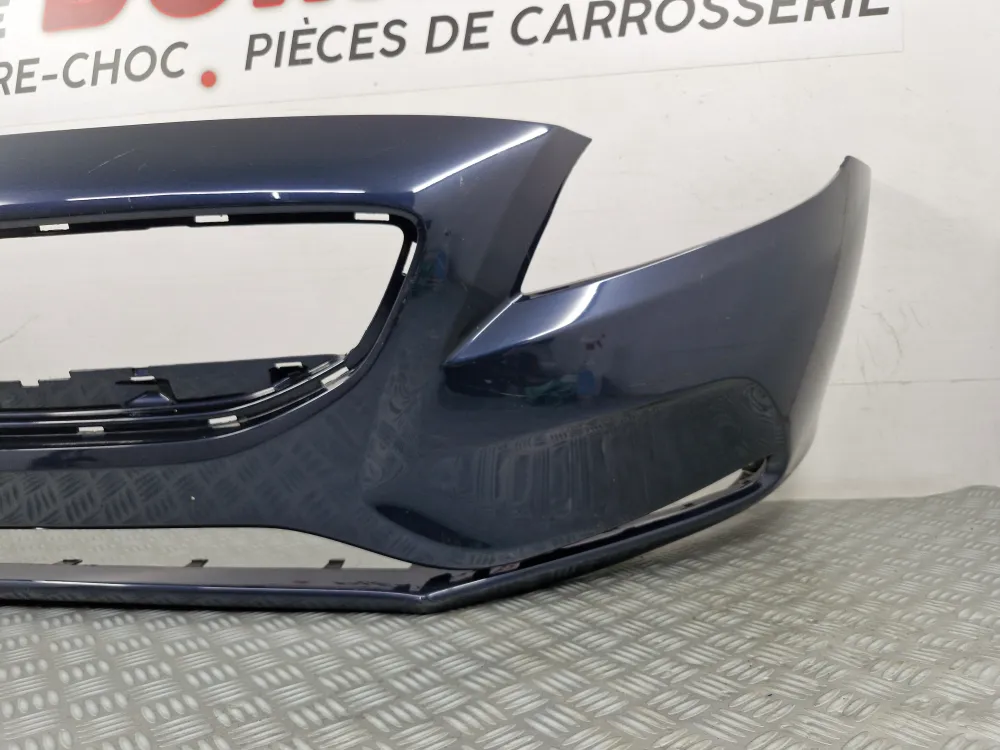 Első lökhárító Volvo V40 1. fázis (2012-2017) — Eredeti használt alkatrész