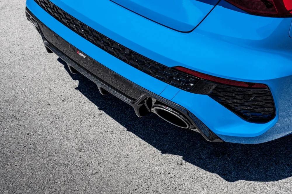 Akrapovič hátsó karbon szálas diffúzor Audi RS3 8Y
