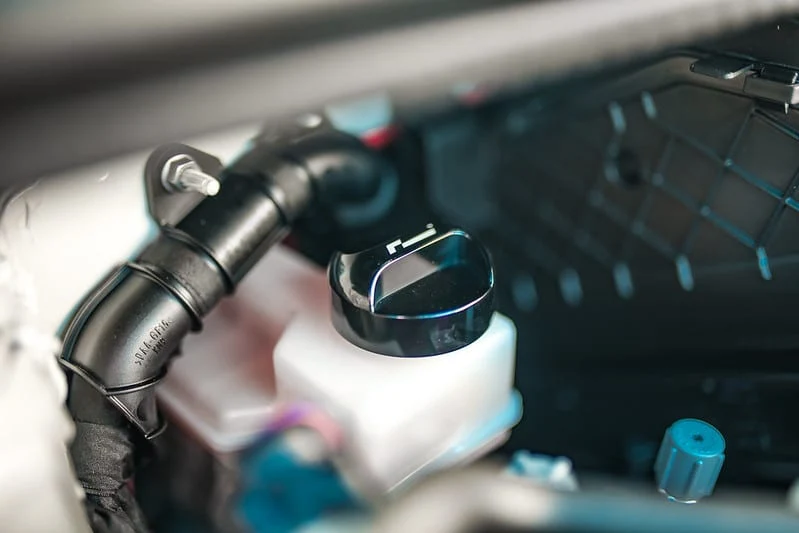RacingLine Billet fékfolyadék-töltősapka VW, Audi, Seat, Skoda