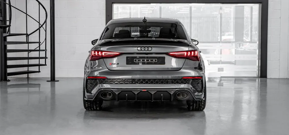 Urban Automotive karbon diffúzor Audi RS3 8Y szedánhoz