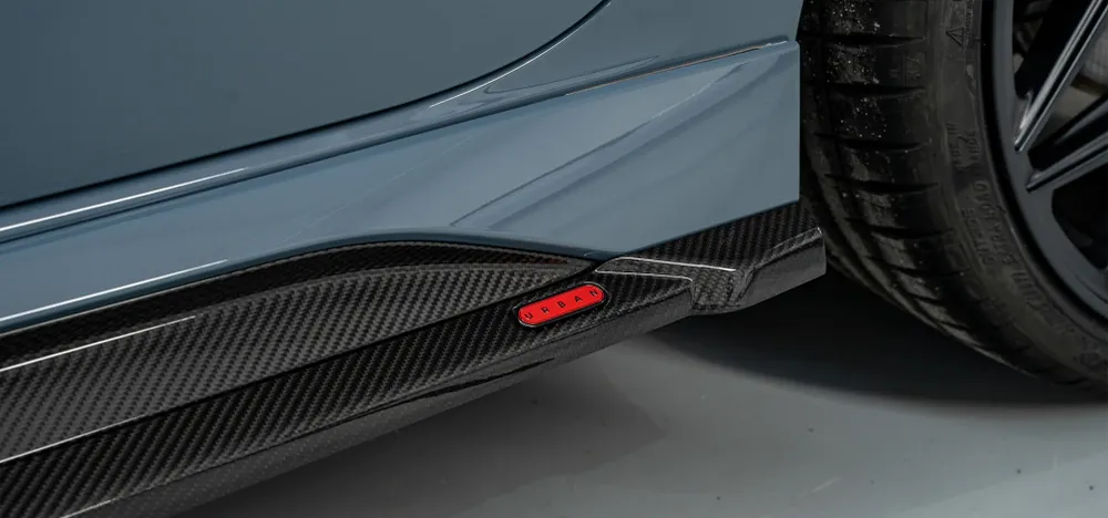 Urban Automotive karbon oldalsó küszöbhosszabbítók Audi RS3 8Y-hez