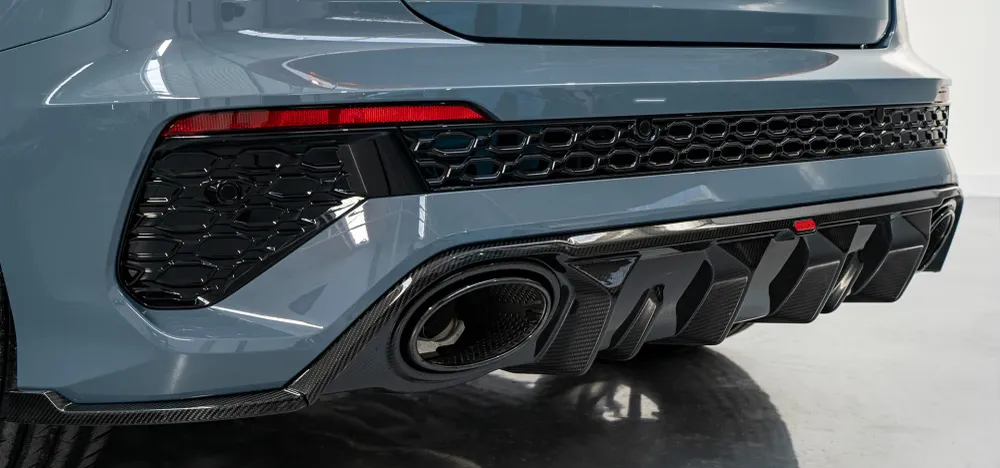 Urban Automotive szénszálas diffúzor Audi RS3 8Y Hatchbackhez