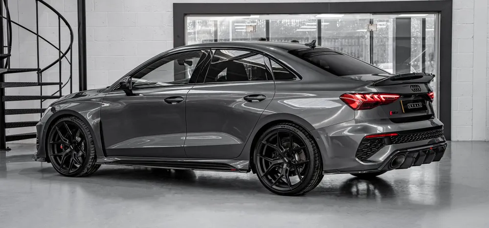 Urban Automotive szénszálas spoilerléc Audi RS3 8Y szedánhoz