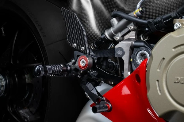 lábtartó MUE2 - Ducati, Panigale V4 / S / SP2, 3D/4D (2021 - 2024); Ducati, Panigale V4 / S, DA/DB (2018 - 2021); Ducati,...