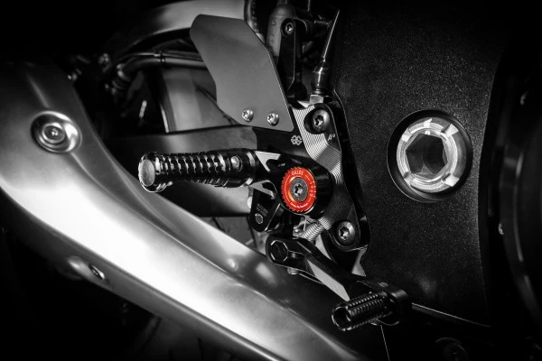 lábtartó MUE2 - Suzuki, GSX-1300R Hayabusa, WEJ0 (2021 - )