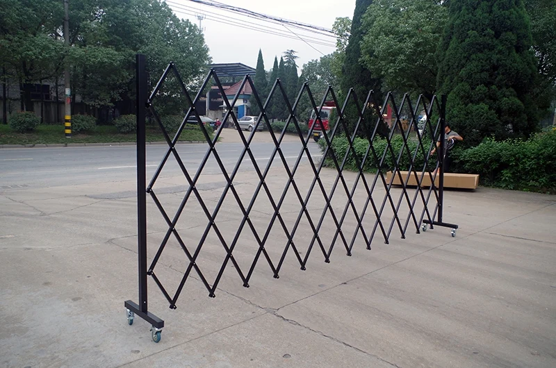 FlexiBarrier - Harmonikakapu - kerekeken, 4m (sz) x 1.7m (m)