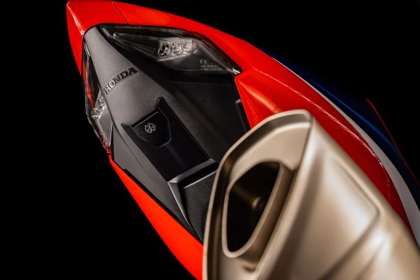 Versenyvédő készlet, fekete - Honda, CBR 1000 RR, SC82 (2020 - 2023); Honda, CBR 1000 RR-R SP, SC82 (2020 - ); Honda, CBR...