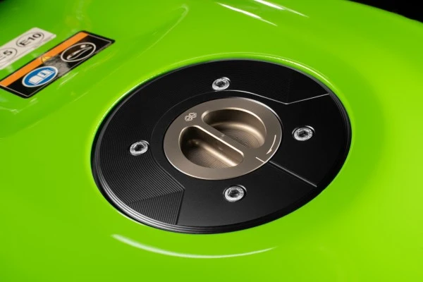 üzemanyagsapka - Kawasaki, Eliminator 500, EL450A (2025 - ); Kawasaki, Ninja 1100SX, ZXT10H (2025 - ); Kawasaki, Ninja 400...