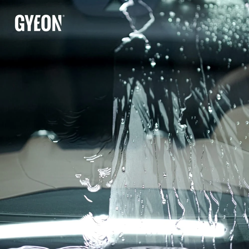 Üvegtisztító hidrofób hatással Gyeon Plus, 500ml